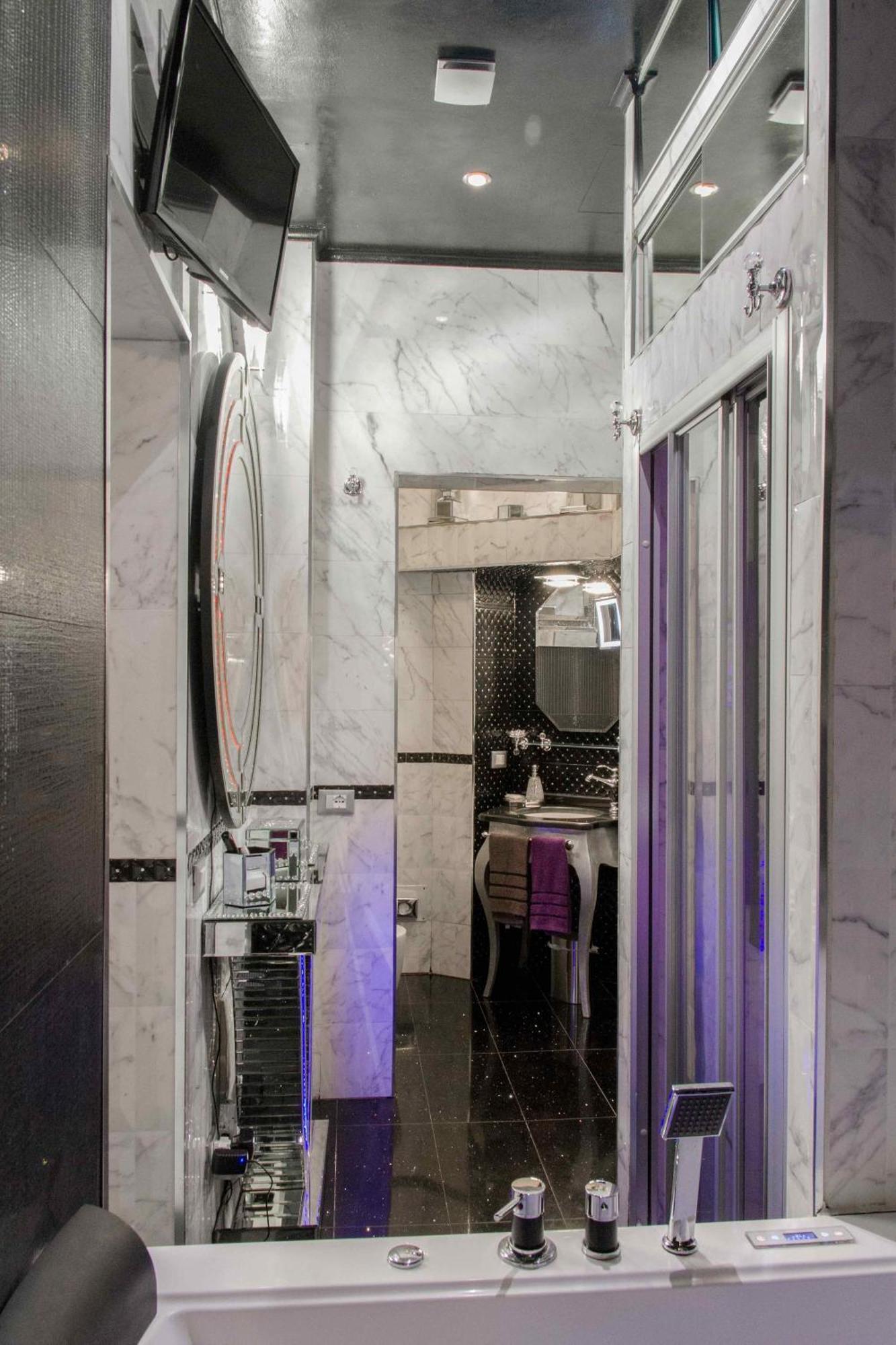Jacuzzi Love SuitesweetRom Exterior foto